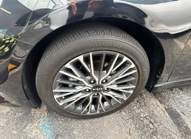
 Kia Forte full									