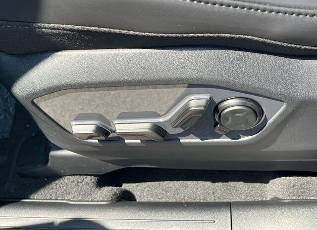
								Kia Telluride full									