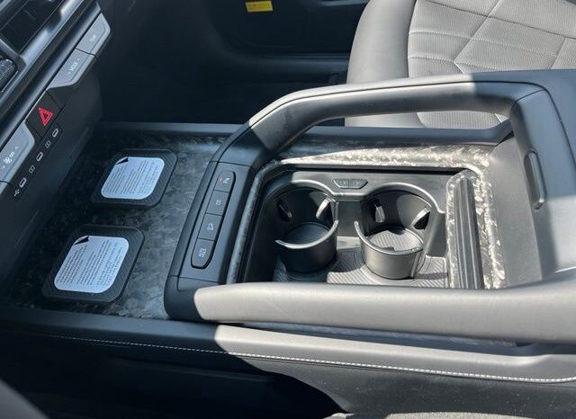 
								Kia Telluride full									