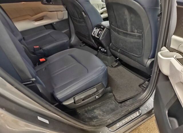 
 Kia Sorento Hybrid full									