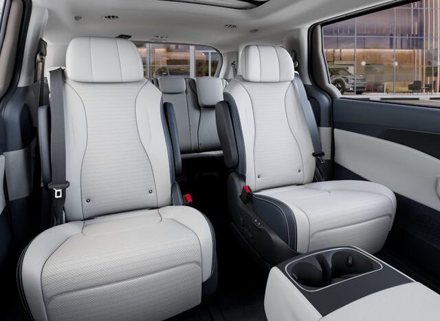 
								Kia Carnival Hybrid full									