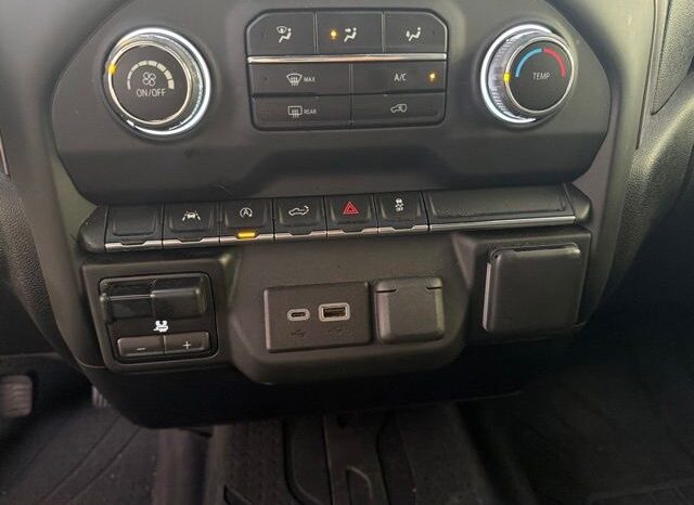 
 Chevrolet Silverado 1500 full									