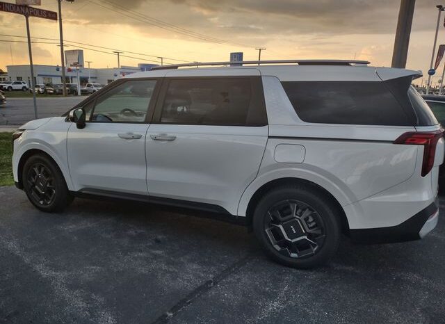 
 Kia Carnival Hybrid full									