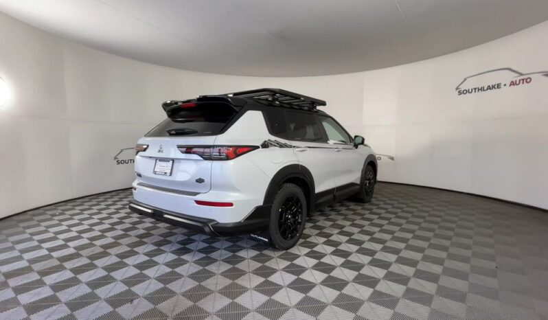 
								Mitsubishi Outlander full									