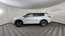 
 Mitsubishi Outlander full									