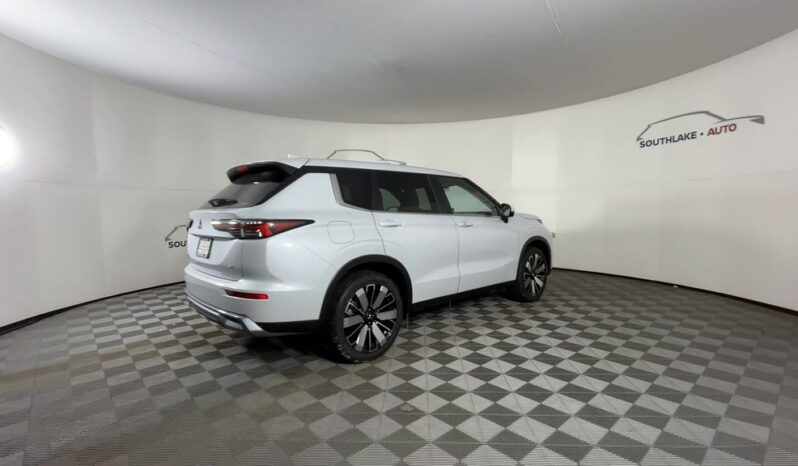 
 Mitsubishi Outlander full									