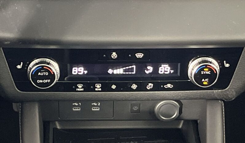 
 Mitsubishi Outlander full									