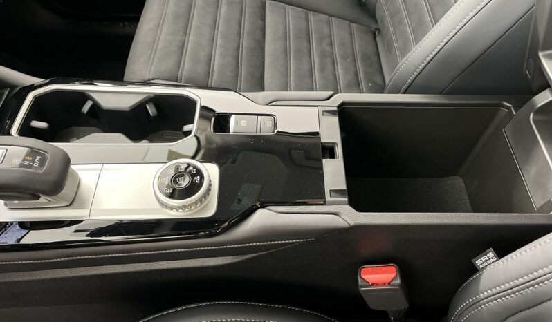 
 Mitsubishi Outlander full									