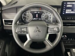 
 Mitsubishi Outlander full									