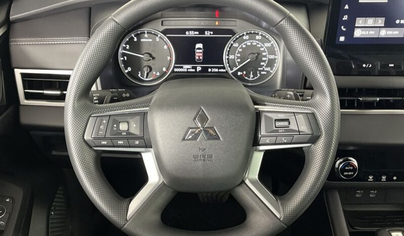 
 Mitsubishi Outlander full									