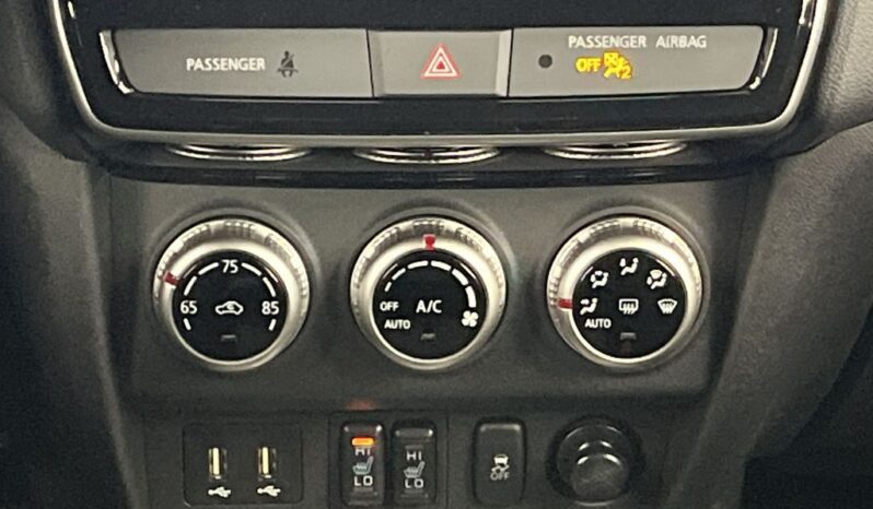 
 Mitsubishi Outlander Sport full									