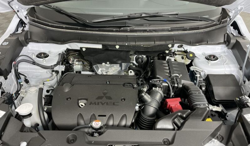 
 Mitsubishi Outlander Sport full									