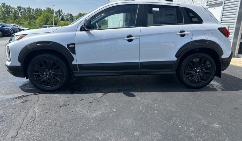 
 Mitsubishi Outlander Sport full									