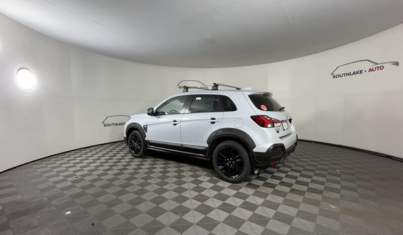 
 Mitsubishi Outlander Sport full									