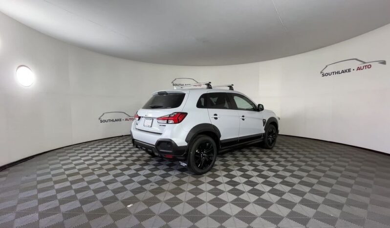 
 Mitsubishi Outlander Sport full									
