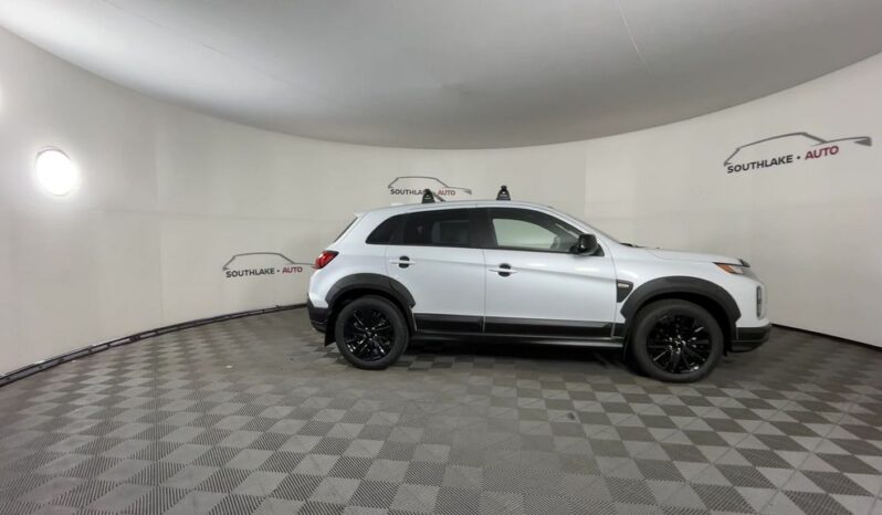 
 Mitsubishi Outlander Sport full									