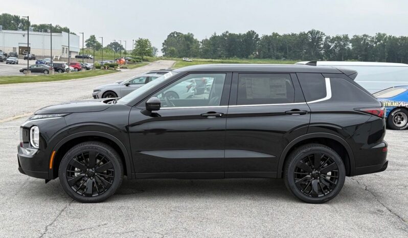 
 Mitsubishi Outlander full									