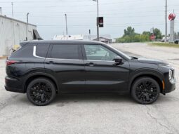 
 Mitsubishi Outlander full									