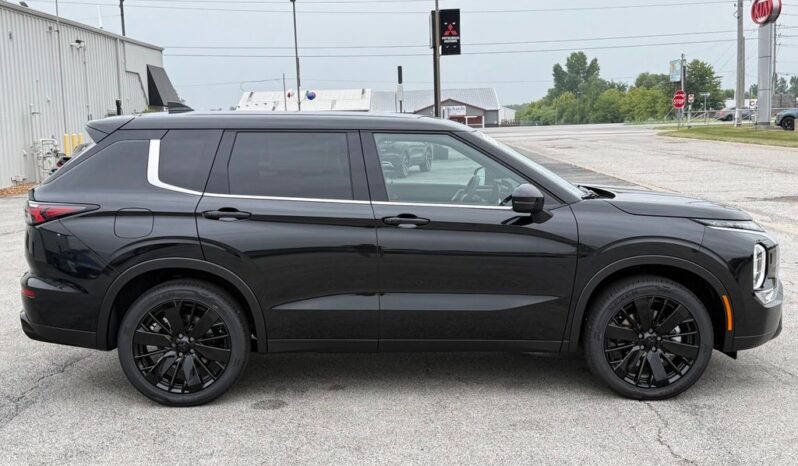 
 Mitsubishi Outlander full									
