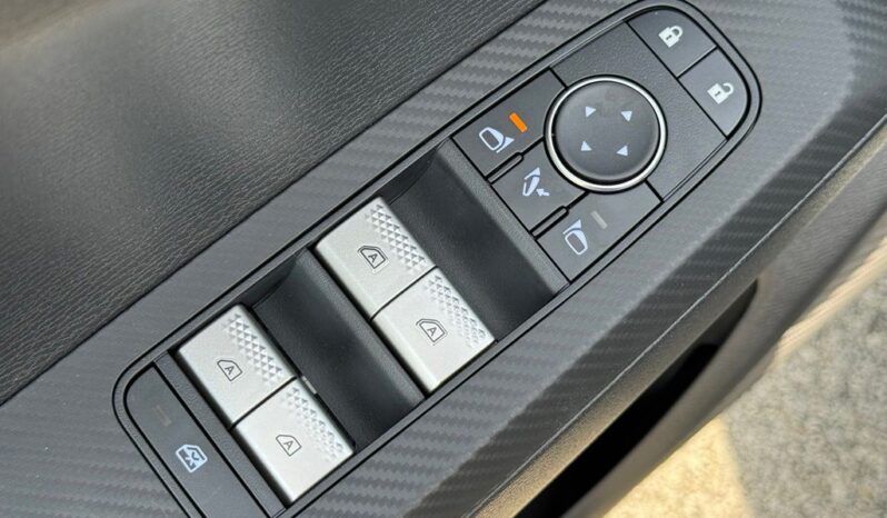 
 Mitsubishi Outlander full									