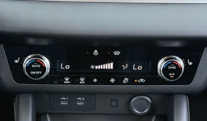 
 Mitsubishi Outlander full									