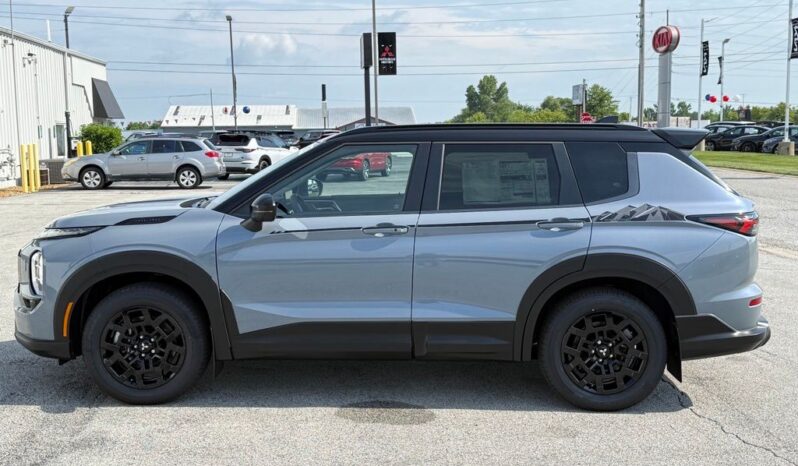 
 Mitsubishi Outlander full									