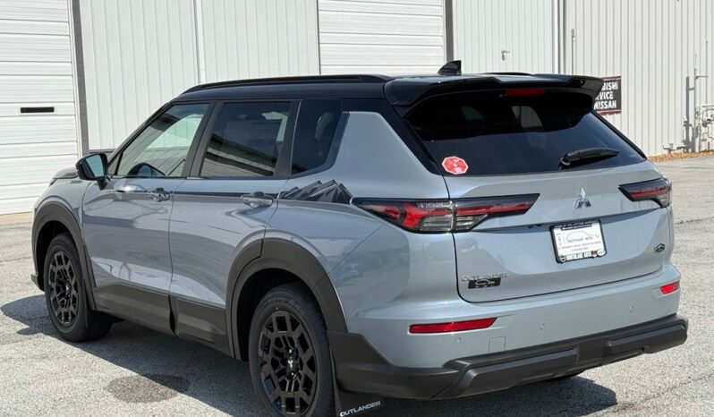 
 Mitsubishi Outlander full									