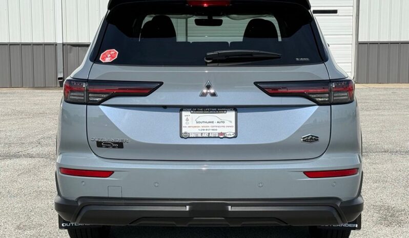 
 Mitsubishi Outlander full									
