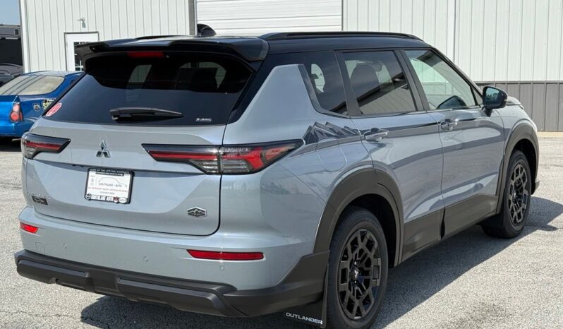 
 Mitsubishi Outlander full									