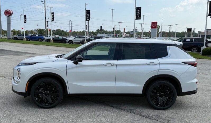 
 Mitsubishi Outlander full									