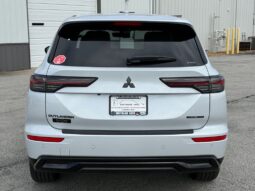 
 Mitsubishi Outlander full									