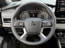 
 Mitsubishi Outlander full									