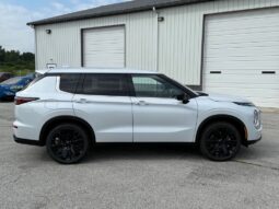 
 Mitsubishi Outlander full									