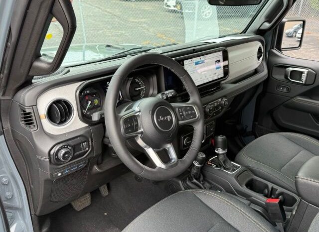 
 Jeep Wrangler full									