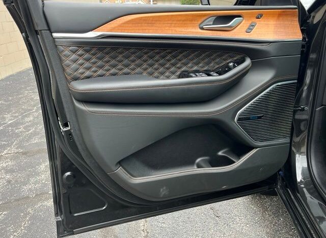 
								Jeep Grand Cherokee full									