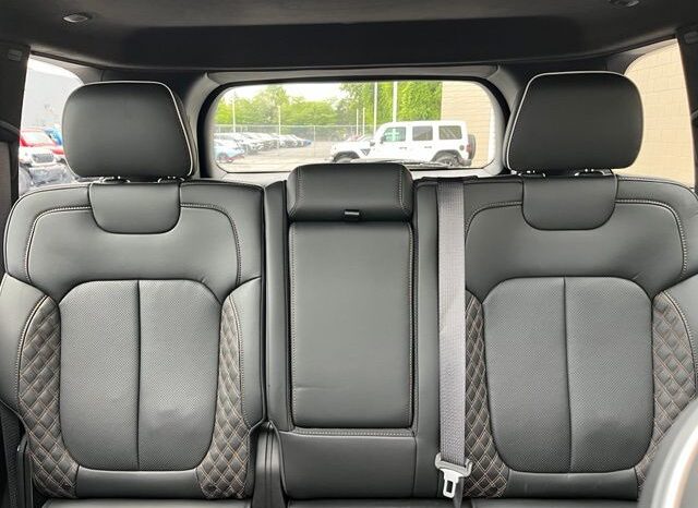 
								Jeep Grand Cherokee full									