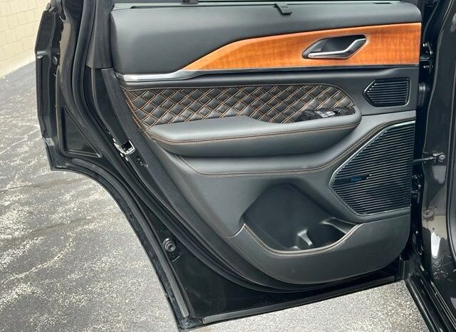 
								Jeep Grand Cherokee full									