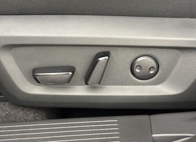 
								Nissan Rogue full									