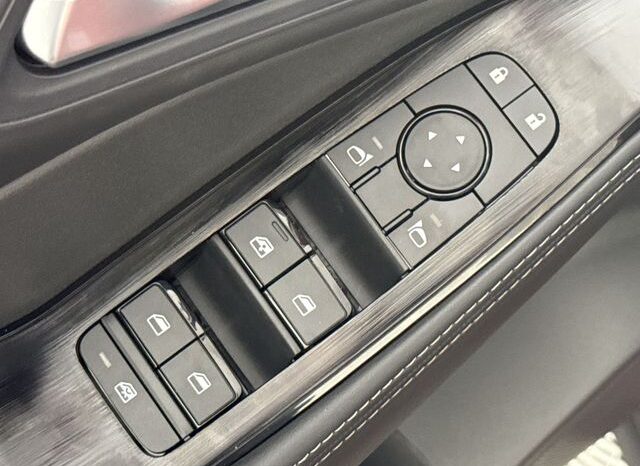 
								Nissan Rogue full									