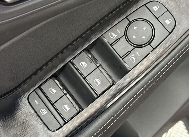 
								Nissan Rogue full									