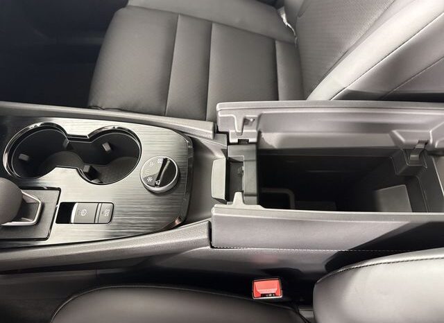 
								Nissan Rogue full									