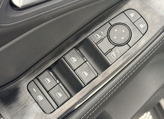 
								Nissan Rogue full									