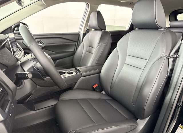 
								Nissan Rogue full									