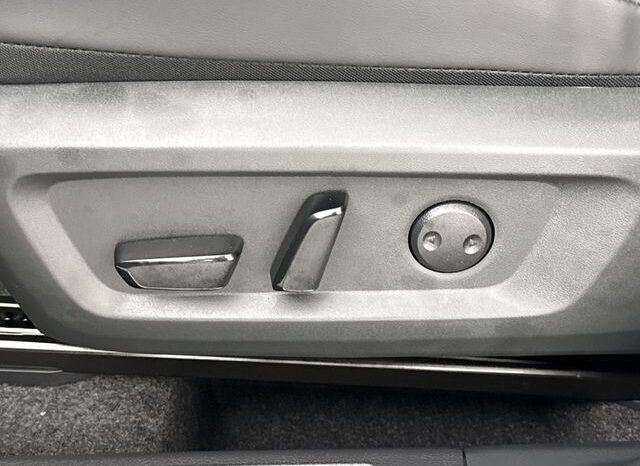 
								Nissan Rogue full									