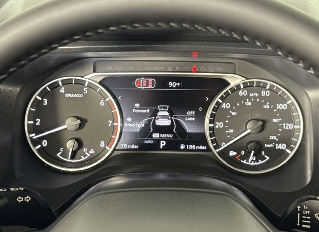 
								Nissan Rogue full									