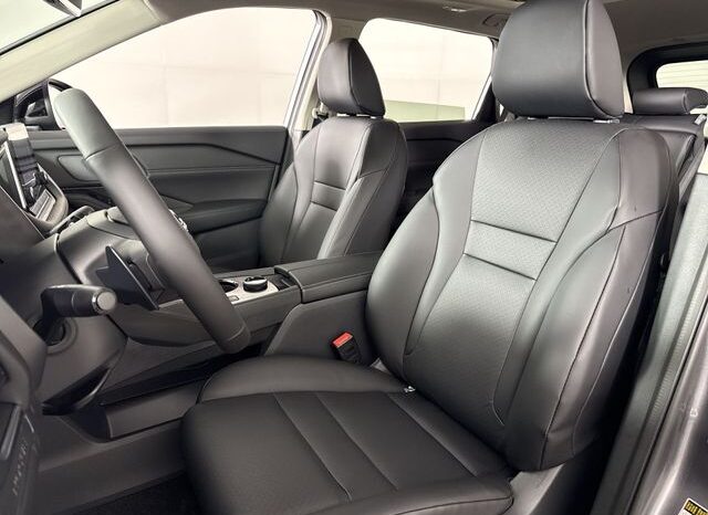 
								Nissan Rogue full									