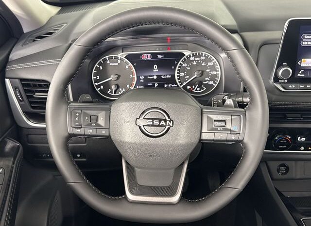 
								Nissan Rogue full									