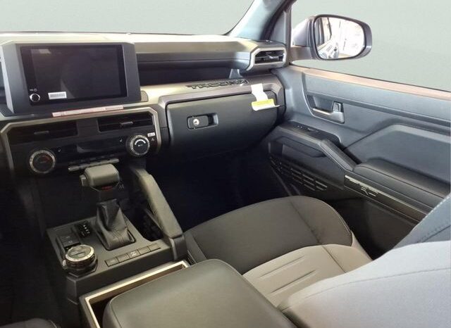 
 Toyota Tacoma full									