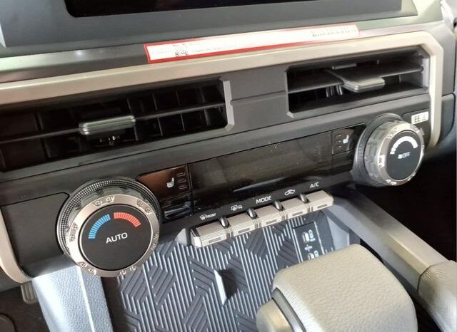 
 Toyota Tacoma full									