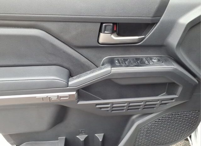
 Toyota Tacoma full									